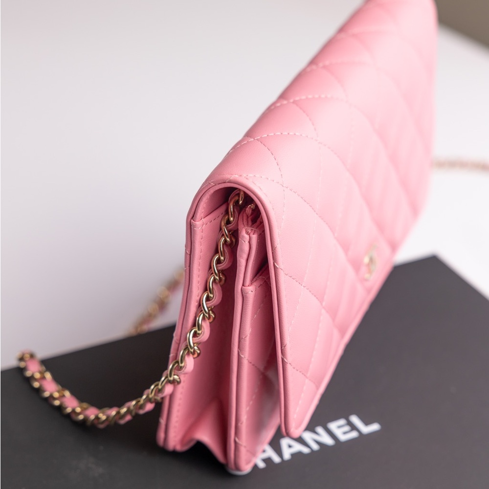 NWT Chanel Wallet-on-chain in pink lambskin - Picture 4 of 8